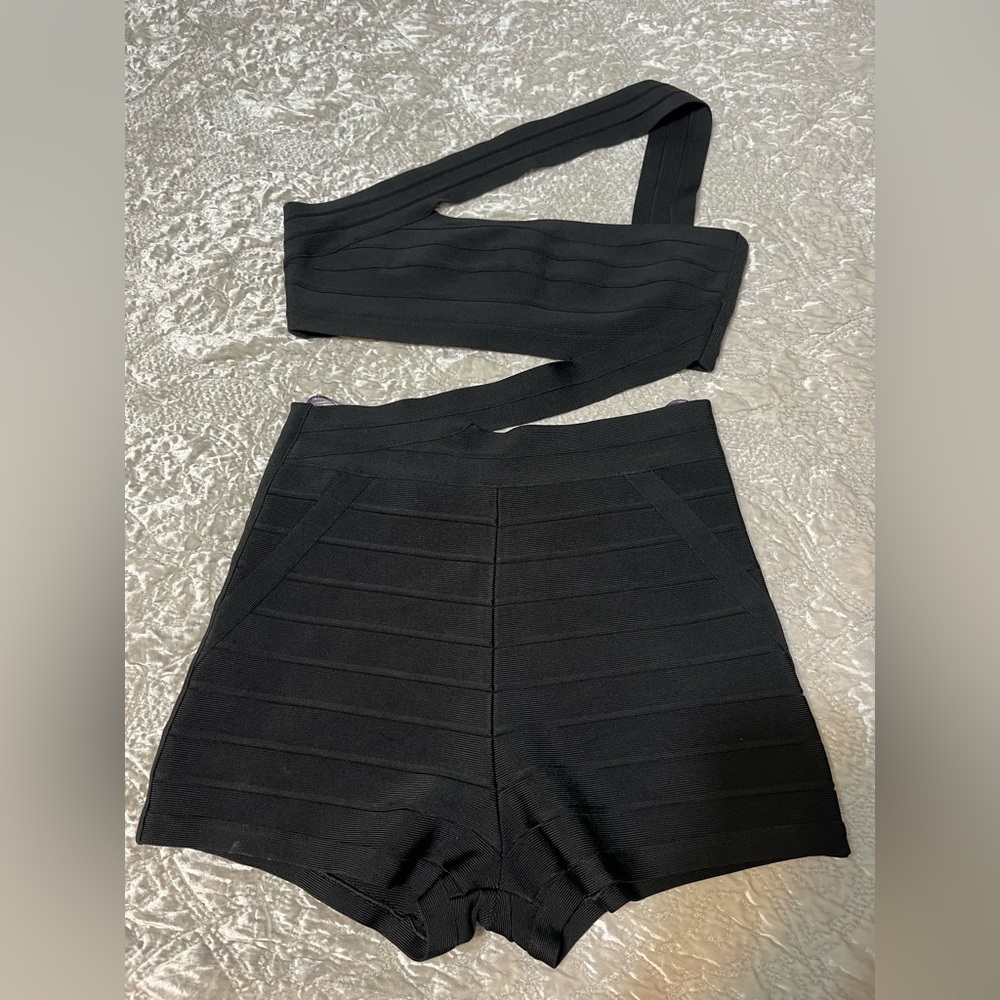 Herve Leger Black High-Waist Bandage Romper. Medium 00631372